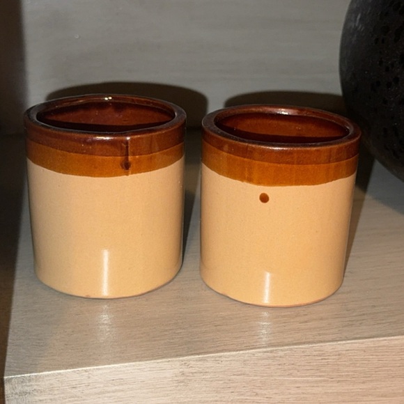 Vintage 1970s set of 2 brown, tan hombre condiment cups Taiwan RETRO - Picture 1 of 6
